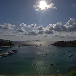 Haravgi מלון 2*