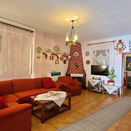 Haravgi מלון פטיטיריון