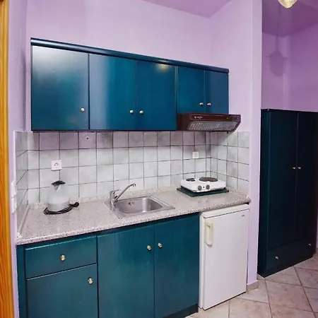 Haravgi מלון